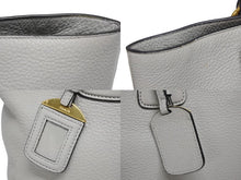 画像をギャラリービューアに読み込む, PRADA プラダ トートバッグ ブランドロゴ 1BG043 ルーマニア製 レザー グレー ゴールド金具 美品 中古 4b009063