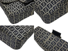 画像をギャラリービューアに読み込む, 極美品 FENDI フェンディ ズッキーノ ワンショルダーバッグ イタリア製 キャンバス レザー グレー ネイビー シルバー金具 中古 4b009081