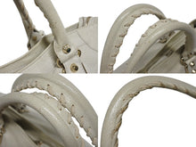 Load image into Gallery viewer, BALENCIAGA バレンシアガ THE CITY ザ シティ 2WAYバッグ 115748 レザー アイボリー ゴールド金具 美品 美品 中古 4b009099