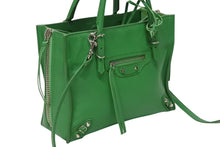 Load image into Gallery viewer, BALENCIAGA バレンシアガ ペーパーミニ 2WAYハンドバッグ 357333 イタリア製 レザー グリーン シルバー金具 美品 中古 4b009101