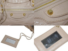 Load image into Gallery viewer, BALENCIAGA バレンシアガ ジャイアント ファースト 2WAYバッグ 285433 レザー ピンクベージュ ゴールド金具 美品 中古 4b009103