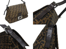 画像をギャラリービューアに読み込む, FENDI フェンディ ズッカ柄 マンマバケット ワンショルダーバッグ 26325 キャンバス レザー ブラウン シルバー金具 美品 中古 4b009110