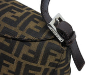 画像をギャラリービューアに読み込む, 極美品 FENDI フェンディ マンマバケット ワンショルダーバッグ ズッカ柄 ブラウン キャンバス レザー シルバー金具 中古 4b009111