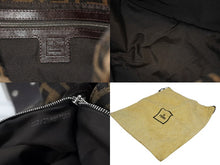 画像をギャラリービューアに読み込む, FENDI フェンディ マンマバケット ワンショルダーバッグ 26425 ズッカ柄 ブラウン キャンバス レザー シルバー金具 美品 中古 4b009113