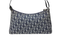 画像をギャラリービューアに読み込む, Christian Dior クリスチャンディオール サドルポーチ アクセサリーポーチ トロッター柄 PZ 1012 ネイビー シルバー金具 美品 中古 4b009142