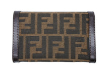 画像をギャラリービューアに読み込む, 極美品 FENDI フェンディ 二つ折り財布 コンパクトウォレット 31052 ズッカ柄 総柄 ブラウン シルバー金具 中古 4b009181