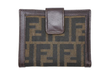 画像をギャラリービューアに読み込む, 極美品 FENDI フェンディ 二つ折り財布 ズッカ コンパクトウォレット イタリア製 キャンバス レザー ブラウン 中古 4b009182