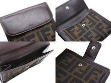 画像をギャラリービューアに読み込む, 極美品 FENDI フェンディ 二つ折り財布 ズッカ コンパクトウォレット イタリア製 キャンバス レザー ブラウン 中古 4b009182