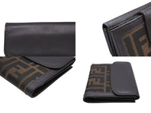 画像をギャラリービューアに読み込む, FENDI フェンディ ズッカ柄 二つ折り財布 コンパクトウォレット イタリア製 キャンバス レザー ブラウン 美品 中古 4b009184