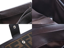 画像をギャラリービューアに読み込む, FENDI フェンディ ズッカ柄 二つ折り財布 コンパクトウォレット イタリア製 キャンバス レザー ブラウン 美品 中古 4b009184