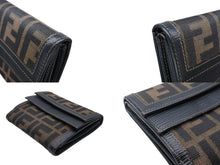 画像をギャラリービューアに読み込む, FENDI フェンディ ズッカ柄 三つ折り財布 コンパクトウォレット イタリア製 キャンバス レザー ブラウン ゴールド金具 美品 中古 4b009185