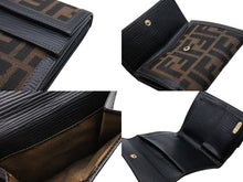 画像をギャラリービューアに読み込む, FENDI フェンディ ズッカ柄 三つ折り財布 コンパクトウォレット イタリア製 キャンバス レザー ブラウン ゴールド金具 美品 中古 4b009185