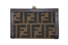画像をギャラリービューアに読み込む, FENDI フェンディ ズッカ柄 二つ折り財布 がま口 イタリア製 キャンバス レザー ブラウン ゴールド金具 美品 中古 4b009186