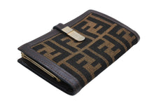 画像をギャラリービューアに読み込む, FENDI フェンディ ズッカ柄 二つ折り財布 がま口 イタリア製 キャンバス レザー ブラウン ゴールド金具 美品 中古 4b009186