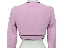 画像をギャラリービューアに読み込む, CHANEL シャネル ノーカラー クロップドジャケット PO1783VO4037 サイズ34 ココマーク ピンク 美品 中古 4b009199