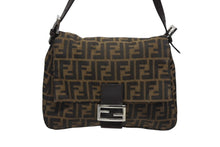 画像をギャラリービューアに読み込む, FENDI フェンディ マンマバケット ワンショルダーバッグ ズッカ柄 ブラウン キャンバス レザー シルバー金具 美品 中古 4b009230