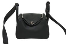 Load image into Gallery viewer, 新品未使用 HERMES エルメス ハンドバッグ リンディミニ カーキ シルバー金具 ヴォースイフト W刻印 中古 4b009364