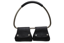 画像をギャラリービューアに読み込む, 極美品 PRADA プラダ 97FW ループ ワンショルダーバッグ レザー ブラック アーカイブ トライアングルロゴ金具 シルバー金具 中古 4b009631