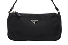 画像をギャラリービューアに読み込む, PRADA プラダ ハンドバッグ アクセサリーポーチ トライアングルロゴ イタリア製 ナイロン ブラック シルバー金具 美品 中古 4b009645