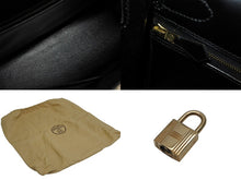 Load image into Gallery viewer, 極美品 HERMES エルメス ケリー32 外縫い ブラック ○W刻印 カーフスキン ゴールド金具 ハンドバッグ 2WAY 中古 4b009649