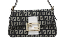 画像をギャラリービューアに読み込む, FENDI フェンディ ミニマンマバケット ワンショルダーバッグ 8BR180 ズッキーノ ブラック ホワイト ゴールド金具 美品 中古 4b009717