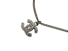 画像をギャラリービューアに読み込む, CHANEL シャネル ココマーク ネックレス 重量約5.0g B11V刻印 全長約44cm ラインストーン メタル クリア シルバー 美品 中古 4b009787