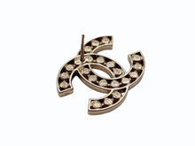画像をギャラリービューアに読み込む, 極美品 CHANEL シャネル ココマーク ピアス 重量約9.0g B23S刻印 ラインストーン クリア ゴールド メタル GP 両耳用 中古 4b009793