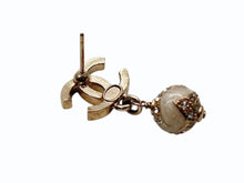 画像をギャラリービューアに読み込む, 極美品 CHANEL シャネル ココマーク ぶら下がりピアス 重量約6.0g C23K刻印 ラインストーン メタル レジン GP 両耳用 中古 4b009795