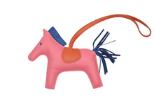 Load image into Gallery viewer, 極美品 HERMES エルメス ロデオチャームMM バッグチャーム アネモネ ブルーイズミール アニョーミロ 中古 4b009829