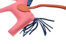 Load image into Gallery viewer, 極美品 HERMES エルメス ロデオチャームMM バッグチャーム アネモネ ブルーイズミール アニョーミロ 中古 4b009829