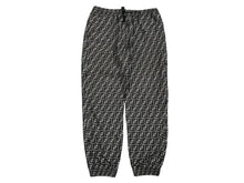 Load image into Gallery viewer, FENDI フェンディ ズッカ柄 ナイロン ジョガーパンツ サイズ54 ブラック グレー 美品 中古 4b009838