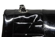 Load image into Gallery viewer, CHANEL シャネル Sフラップ Wチェーンショルダーバッグ 10番台 ココマーク パテントレザー ブラック シルバー金具 美品 中古 4b009878