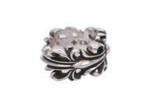 Load image into Gallery viewer, CHROME HEARTS クロムハーツ ダブルフローラルクロスリング 指輪 サイズ15号 重量約16,2g シルバー925 極美品 中古 4b009919