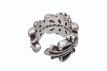 Load image into Gallery viewer, CHROME HEARTS クロムハーツ ダブルフローラルクロスリング 指輪 サイズ15号 重量約16,2g シルバー925 極美品 中古 4b009919