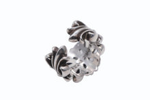 Load image into Gallery viewer, CHROME HEARTS クロムハーツ ダブルフローラルクロスリング 指輪 サイズ15号 重量約16,2g シルバー925 極美品 中古 4b009919