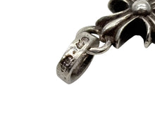 Load image into Gallery viewer, CHROME HEARTS クロムハーツ CHクロス ベビーファット チャーム ペンダントトップ 重量2.0g シルバー 2004/.925刻印 美品 中古 4b009932