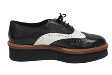 画像をギャラリービューアに読み込む, 新品同様 TOD&#39;S トッズ ウィングチップシューズ W-tip 靴 レザー ラバーソール ブラック ホワイト ブラウン サイズ38 1/2 中古 4b009959