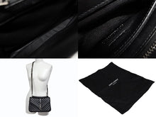 Load image into Gallery viewer, 極美品 SAINT LAURENT サンローラン カレッジ チェーンショルダーバッグ ハンドバッグ YSL ブラック ガンメタル金具 中古 4b009965