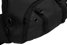 Load image into Gallery viewer, OAKLEY オークリー SLING BAG スリングバッグ ワンショルダーバッグ ナイロン ブラック メタルロゴ 刺繍ロゴ 美品 中古 4b009998