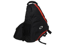 Load image into Gallery viewer, OAKLEY オークリー SLING BAG スリングバッグ ワンショルダーバッグ ナイロン レッド ブラック メタルロゴ 刺繍ロゴ 美品 中古 4b009999