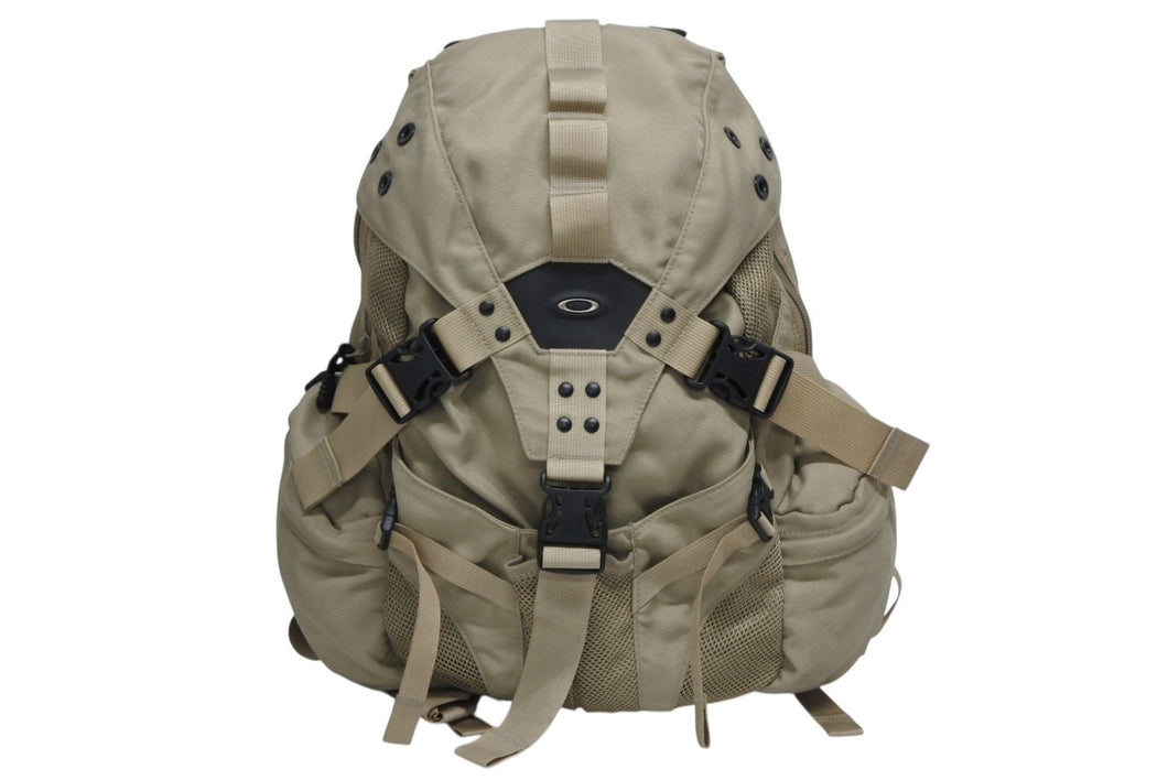 OAKLEY オークリー Icon Backpack 2.0 アイコン バックパック 2.0 テック ナイロン メタルロゴ ベージュ ブラック 美品 中古 4b010000