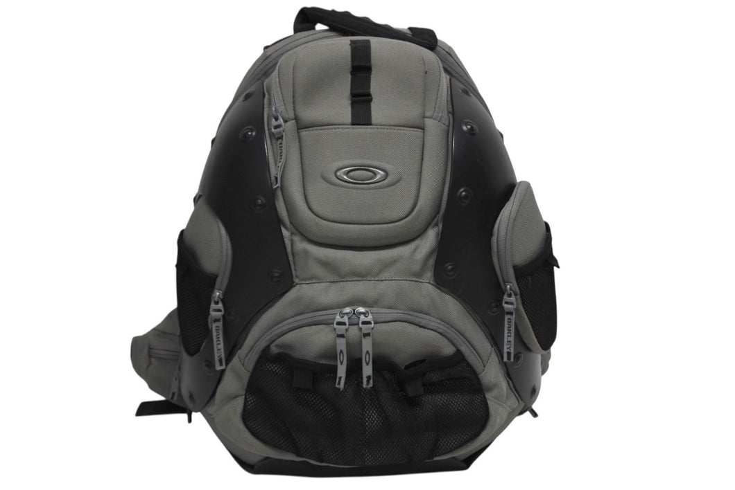 OAKLEY オークリー HARD SHELL BACKPACK ハードシェル バックパック リュック メタルロゴ グレー ブラック ナイロン 良品 中古 4b010001