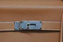 Load image into Gallery viewer, 未使用 激レア HERMES エルメス ケリー50 ハンドバック ゴールド トリヨンクレマンス シルバー金具 B刻印 中古 4b010020