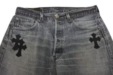 Load image into Gallery viewer, CHROME HEARTS クロムハーツ セメタリー クロスパッチ デニム パンツ リーバイス LEVI`S 501 サイズ31 ブラック 美品 中古 4b010029