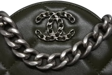 Load image into Gallery viewer, 新品未使用 CHANEL シャネル CHANEL19 ラウンドクラッチ チェーンショルダーバッグ AP0945 ランダム番台 ココマーク ラムスキン 中古 4b010051