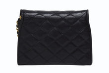 Load image into Gallery viewer, CHANEL シャネル Sフラップ Sチェーンショルダーバッグ 0番台 ラムスキン ココマーク バイカラー ブラック ゴールド金具 美品 中古 4b010058