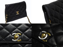 Load image into Gallery viewer, CHANEL シャネル Sフラップ Sチェーンショルダーバッグ 0番台 ラムスキン ココマーク バイカラー ブラック ゴールド金具 美品 中古 4b010058