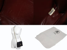 Load image into Gallery viewer, CHANEL シャネル Sフラップ Sチェーンショルダーバッグ 0番台 ラムスキン ココマーク バイカラー ブラック ゴールド金具 美品 中古 4b010058