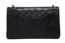 Load image into Gallery viewer, CHANEL シャネル マトラッセ25 Wフラップ Wチェーンショルダーバッグ 0番台 ラムスキン ココマーク ブラック ゴールド金具 美品 中古 4b010079