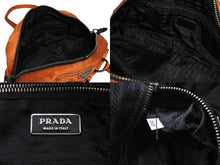 画像をギャラリービューアに読み込む, 極美品 PRADA プラダ ハンドバッグ トライアングルロゴ イタリア製 サテン レザー オレンジ シルバー金具 中古 4b010102